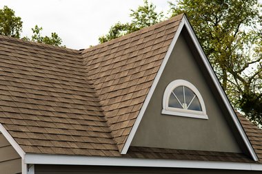 Professional Port of Tacoma residential roofer in WA near 98121